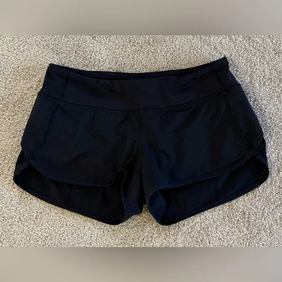 2017 Lululemon Speed Short Perforated 2.5” Black Size 6 Rare Run Short - Picture 8 of 10